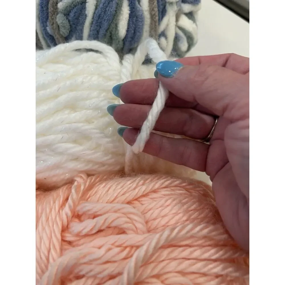 Mixed‎ Lot of 3 Super Bulky Yarn Bernat Baby Blanket 16oz White Blue Peach Vtg